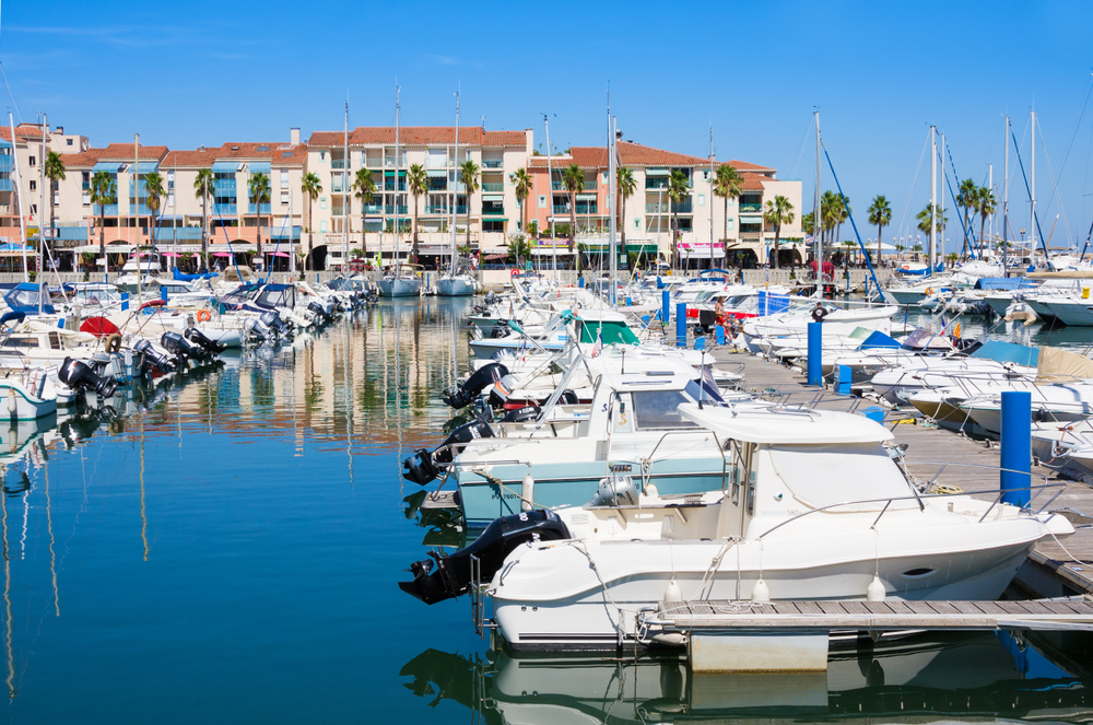 What are the advantages of buying new in Argelès-sur-Mer?