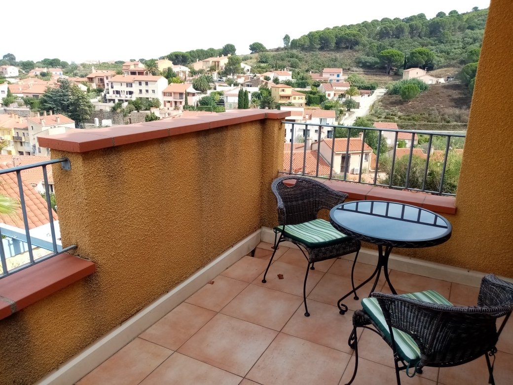 Buy your holiday home in Collioure in a residence with swimming pool