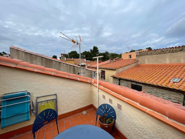 Terrace apartment for sale in Collioure