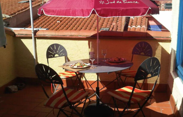 Terrace apartment for sale in Collioure
