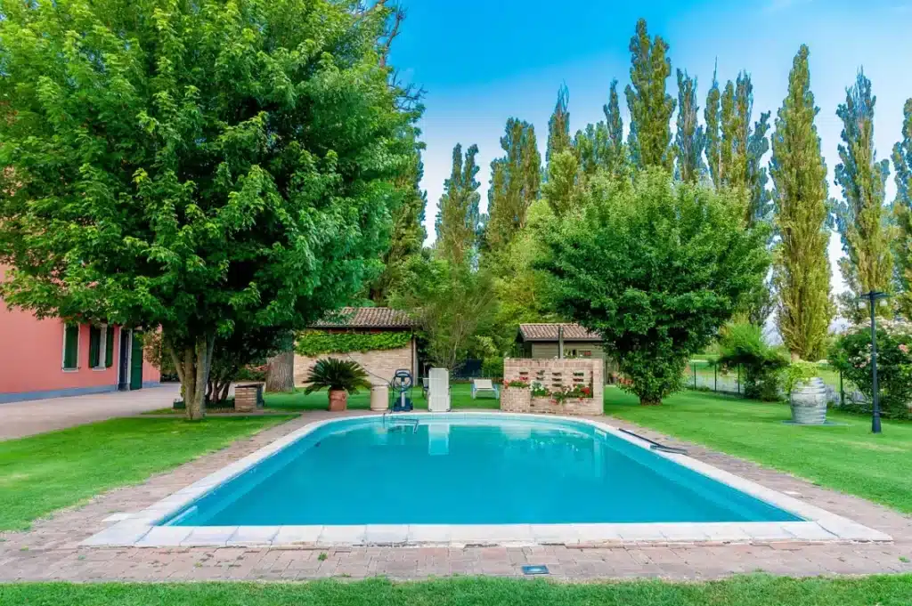 How do I know if I need to declare a swimming pool or not | Paradise Immobilier