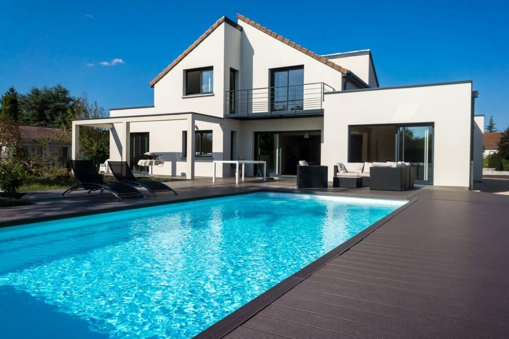 Is it possible to sell your house with an undeclared swimming pool | Paradise Immobilier