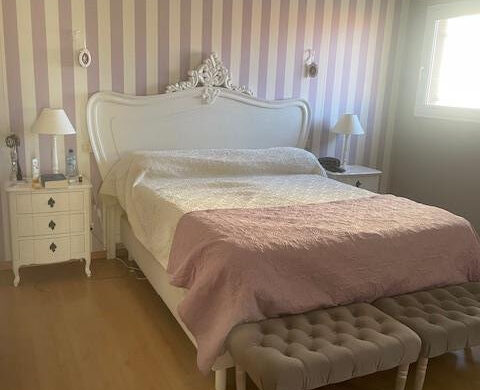 Large house for sale with mountain views in Port-Vendres