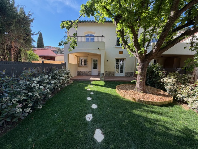Appartements totalement rénovés avec terrasse à vendre a partir de 281 920 € à Collioure