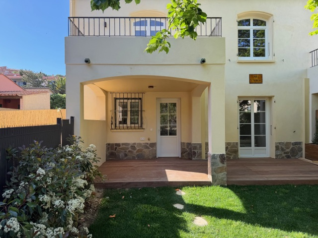 Appartements totalement rénovés avec terrasse à vendre a partir de 281 920 € à Collioure