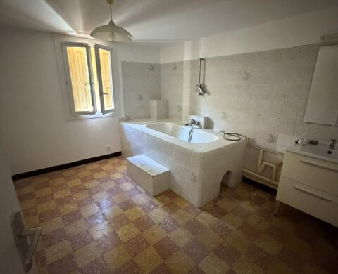 Appartement en vente dernier étage avec 2 pièces à Collioure