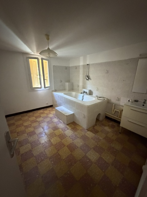 Appartement en vente dernier étage avec 2 pièces à Collioure