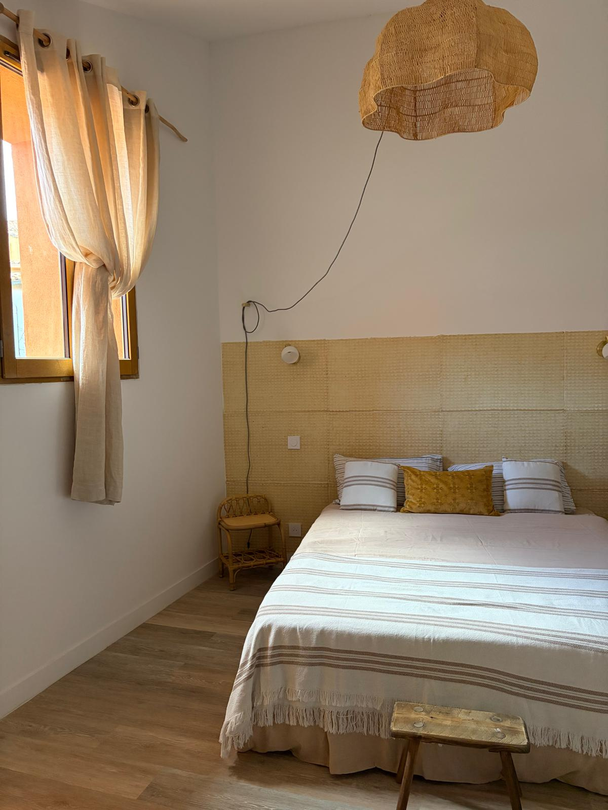 En vente à Collioure : immobilier de prestige : maison avec terrasses jardin et parking