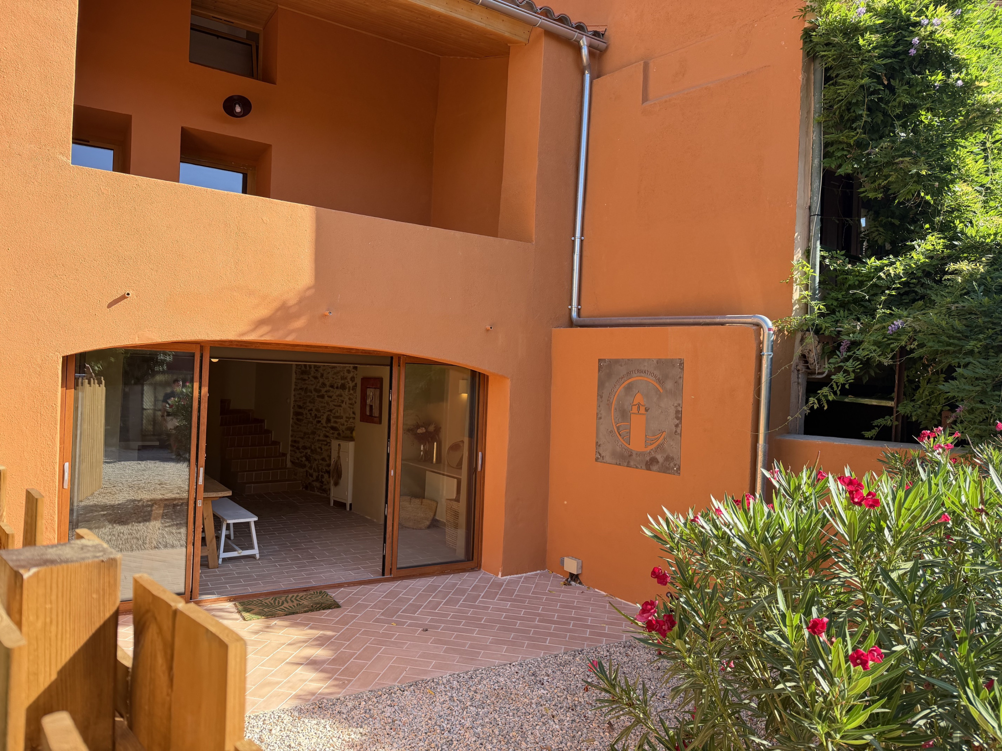 En vente à Collioure : immobilier de prestige : maison avec terrasses jardin et parking