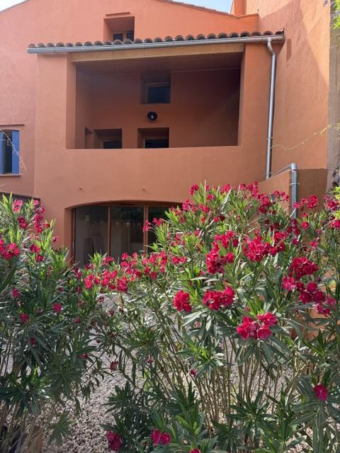 En vente à Collioure : immobilier de prestige : maison avec terrasses jardin et parking