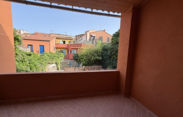 En vente à Collioure : immobilier de prestige : maison avec terrasses jardin et parking