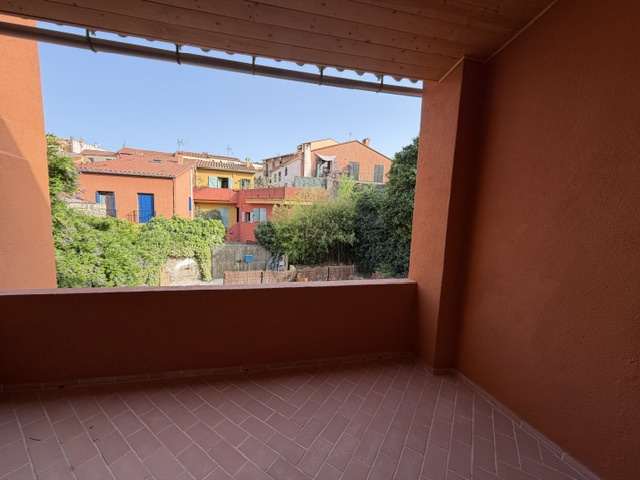 En vente à Collioure : immobilier de prestige : maison avec terrasses jardin et parking