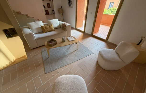 En vente à Collioure : immobilier de prestige : maison avec terrasses jardin et parking
