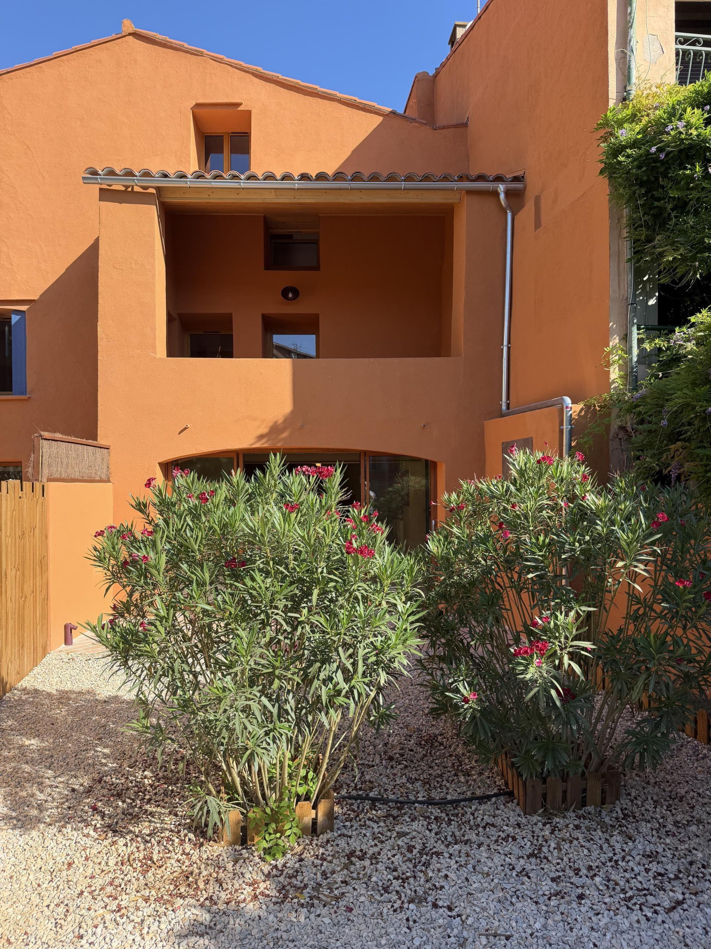 En vente à Collioure : immobilier de prestige : maison avec terrasses jardin et parking