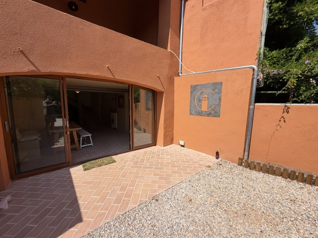 En vente à Collioure : immobilier de prestige : maison avec terrasses jardin et parking