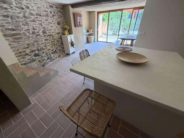 En vente à Collioure : immobilier de prestige : maison avec terrasses jardin et parking