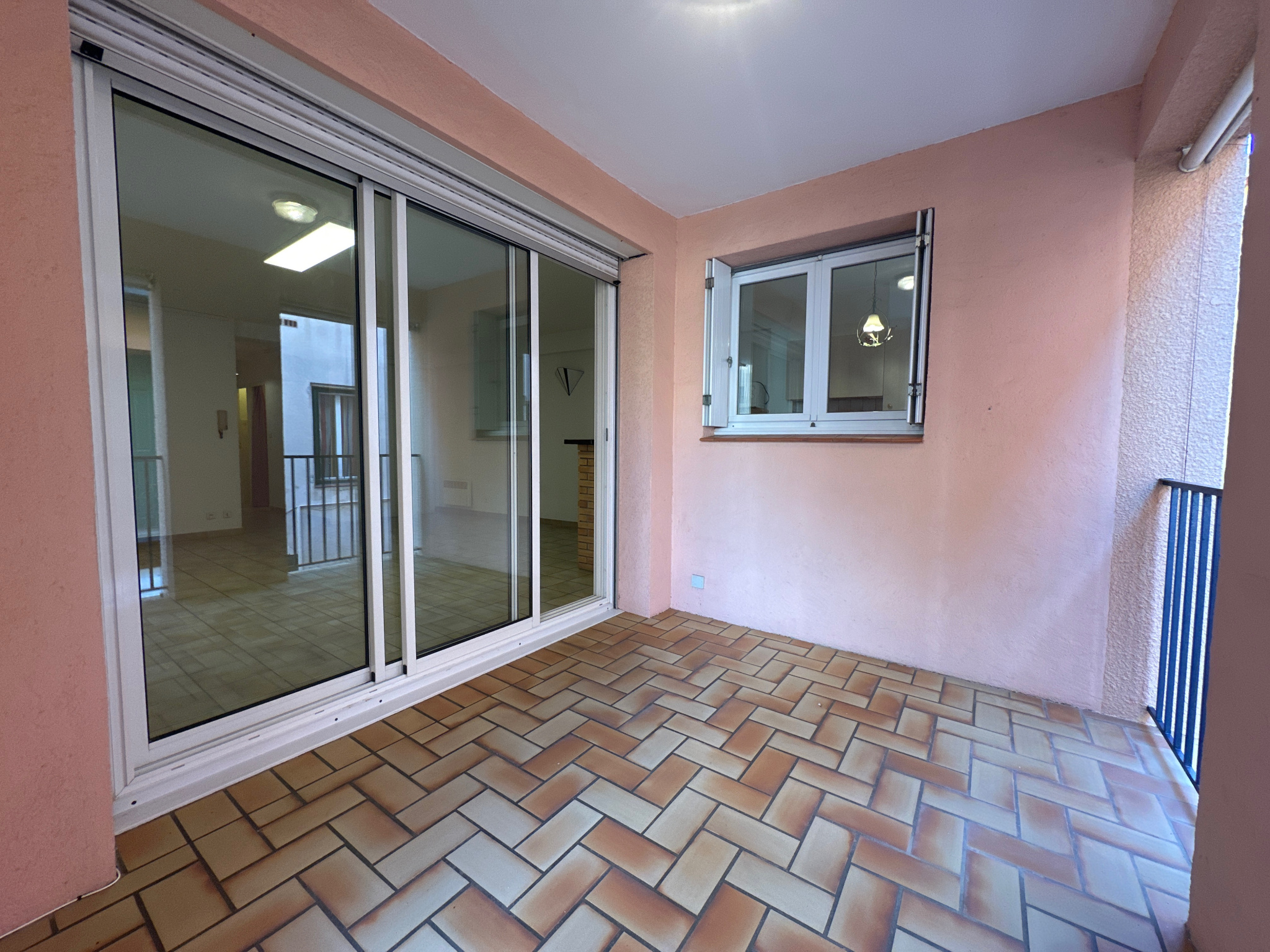 Appartement à acheter avec terrasse 3 pièces dans le centre de Collioure