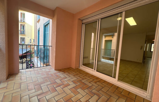 Appartement à acheter avec terrasse 3 pièces dans le centre de Collioure